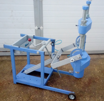 Выпрессовщик шкворней АВТОМОТИВ ВШ70-200 с тележкой. 76т